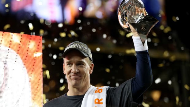 peyton-manning-miami-dolphins-visit.jpg